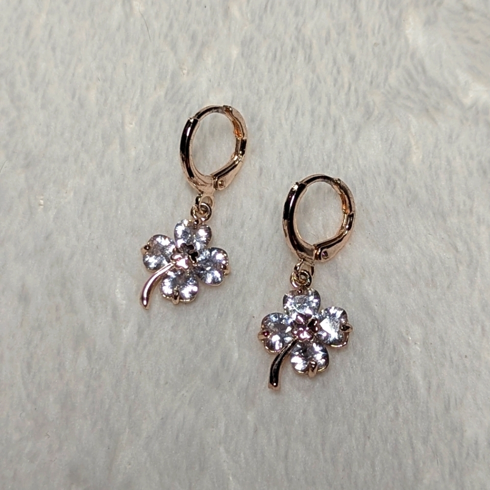 Vintage Goldtone and Clear Rhinestone 4 Leaf Clover Earrings - Picture 4 of 6